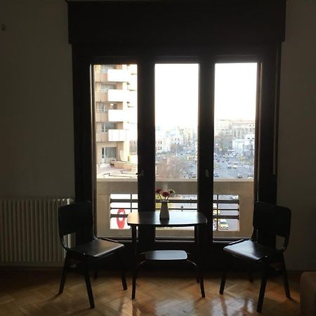 Central Studio Across From Intercontinental Bukares Bagian luar foto
